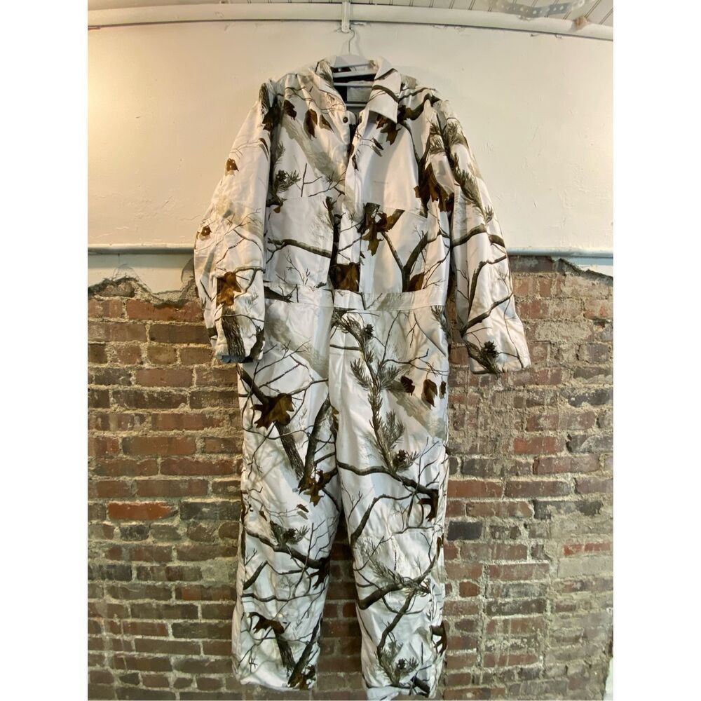 MidwayUSA Hunter’s Creek white camouflage coverall with muff Men’s Size XL